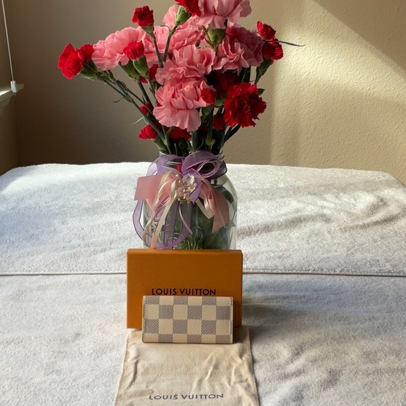 🔑 LOUIS VUITTON DAMIER AZUR 4 KEY HOLDER 🔑NWT🔑 - Picture 6 of 16